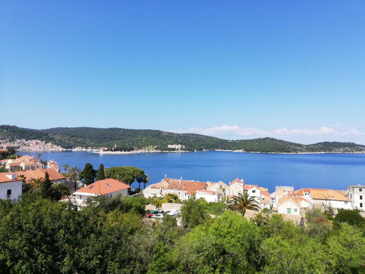 Apartment Pecarevic - A Holiday With A Stunning View Vis Luaran gambar