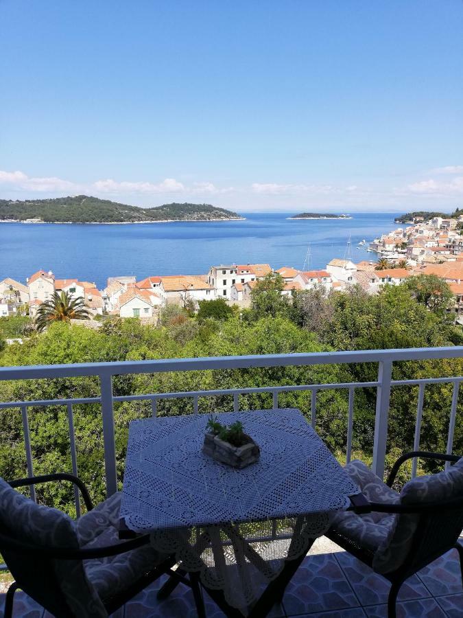 Apartment Pecarevic - A Holiday With A Stunning View Vis Luaran gambar